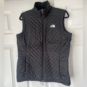 The North Face Women's Black Quilted Vest - LG